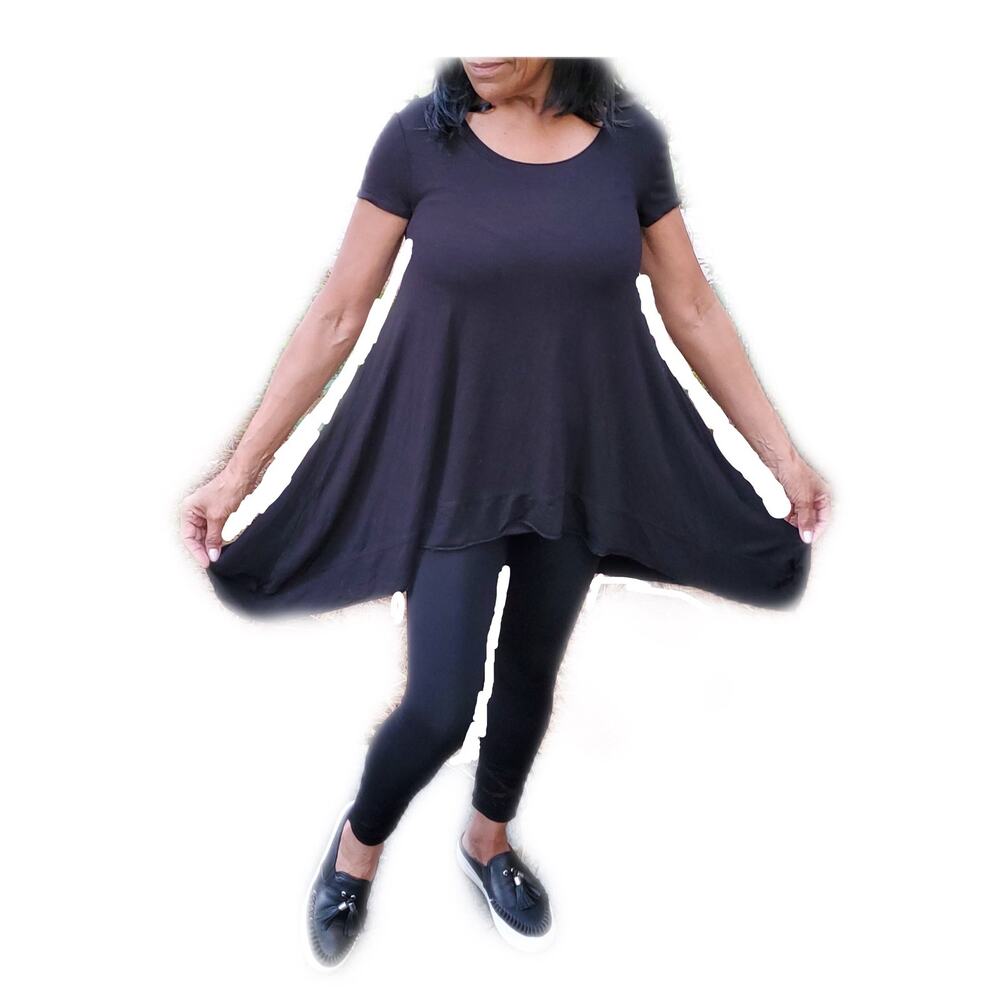 Lysee Black High Low Swing Top Size Medium